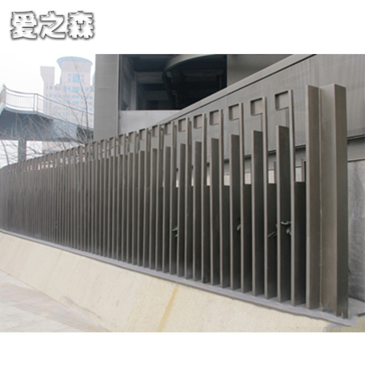 厂家生产各种金属栏杆 阳台护栏配件 铁艺金属栏杆防护栏加工制作