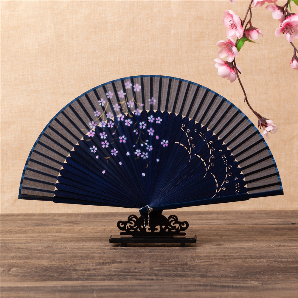 블루 본 네이비 얼굴