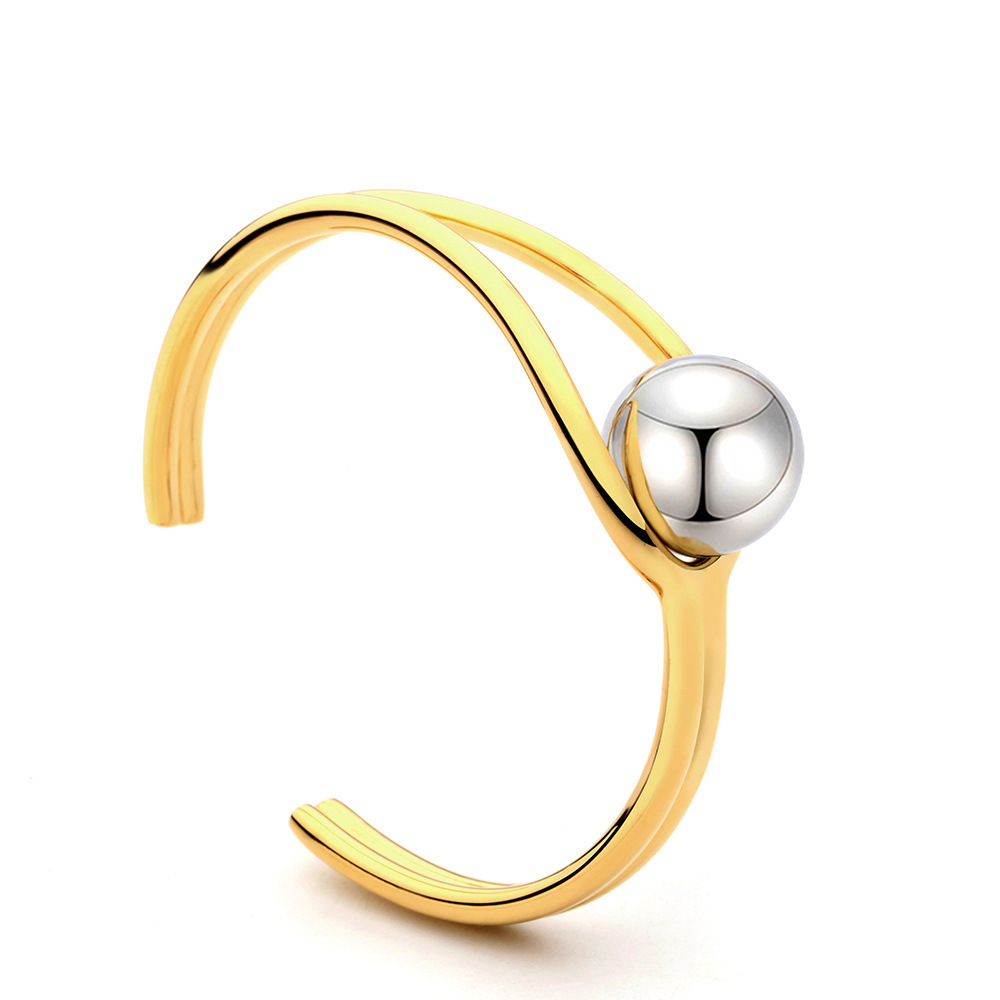retro fashionable bracelet