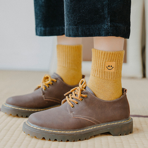 Spring and Autumn Mid-calf Socks for Women Casual Long Breathable Women's Solid Color Cotton Socks Smiley Face Embroidery Zhuji Women's Socks Wholesale