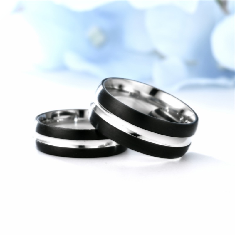 Anillo de pareja de acero de titanio de moda europea y americana transfronteriza hombres retro bicolor clásico anillo de acero inoxidable joyería