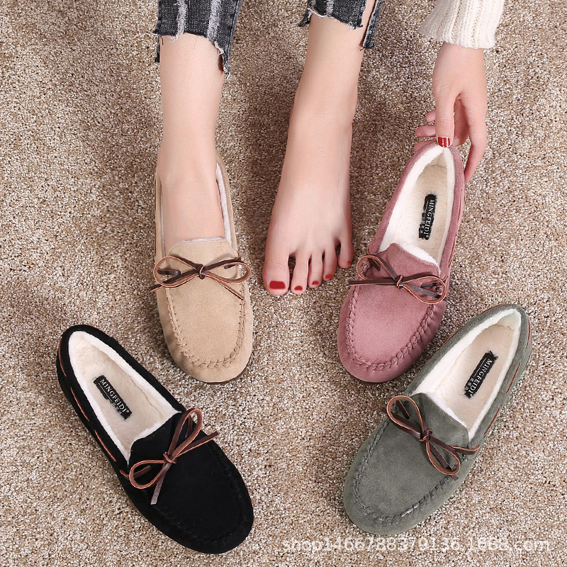 Mocasines de mujer de invierno forrado de lana 2023 nuevos zapatos versátiles de algodón de felpa plana estilo coreano engrosado slip-on zapatos de maternidad