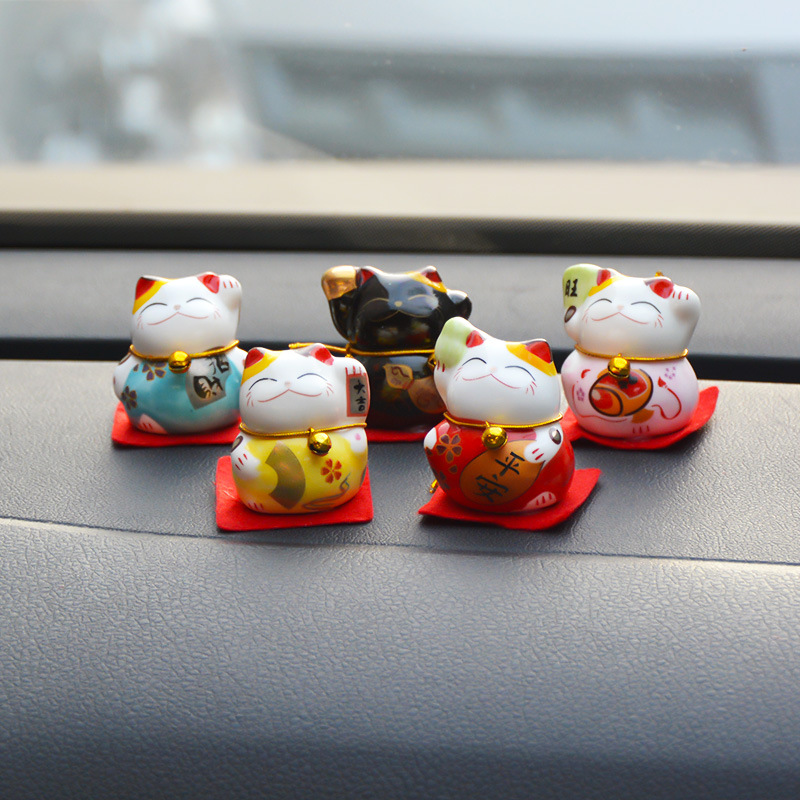 Gato afortunado decoración del coche tamaño pequeño mini lindo gato decoración del coche decoración traje decoración de la seguridad del coche