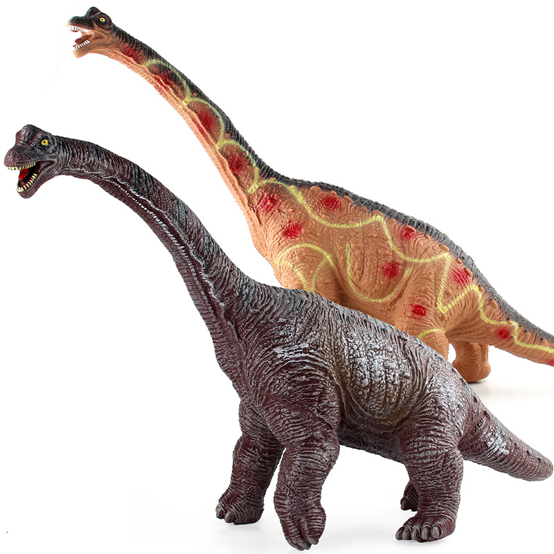 Juguete de dinosaurio extra grande que emite sonidos, modelo realista de Triceratops de goma suave relleno de algodón, juguete infantil de la marca Jurassic, disponible en Amazon.