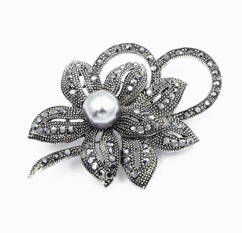 Hot-selling Korean jewelry, high-end rhinestone pearl bow brooch, corsage, fashion clothing accessories