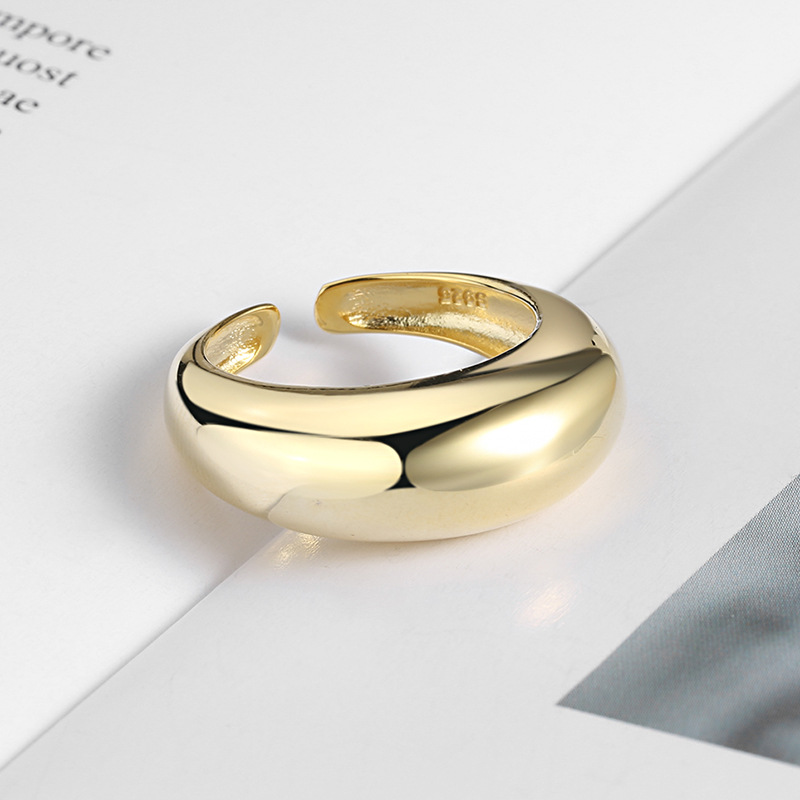 Transfronterizo Amazon europeo y americano ins anillo femenino neto rojo simple de alto grado de viento frío media luna anillo abierto joyería