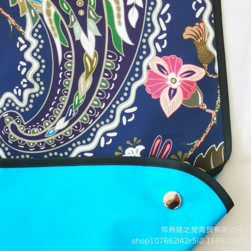 Suministro transfronterizo Adulto babero de alimentos ancianos saliva toalla antifouling impermeable en stock fabricante en stock logotipo imprimible