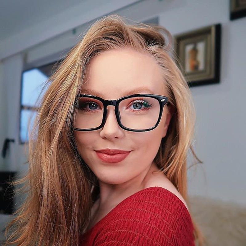 Las nuevas gafas planas de montura grande de estilo europeo y americano de Raine, gafas anti-luz azul, gafas cuadradas pequeñas con forma de ala, montura roja ligera. image 3