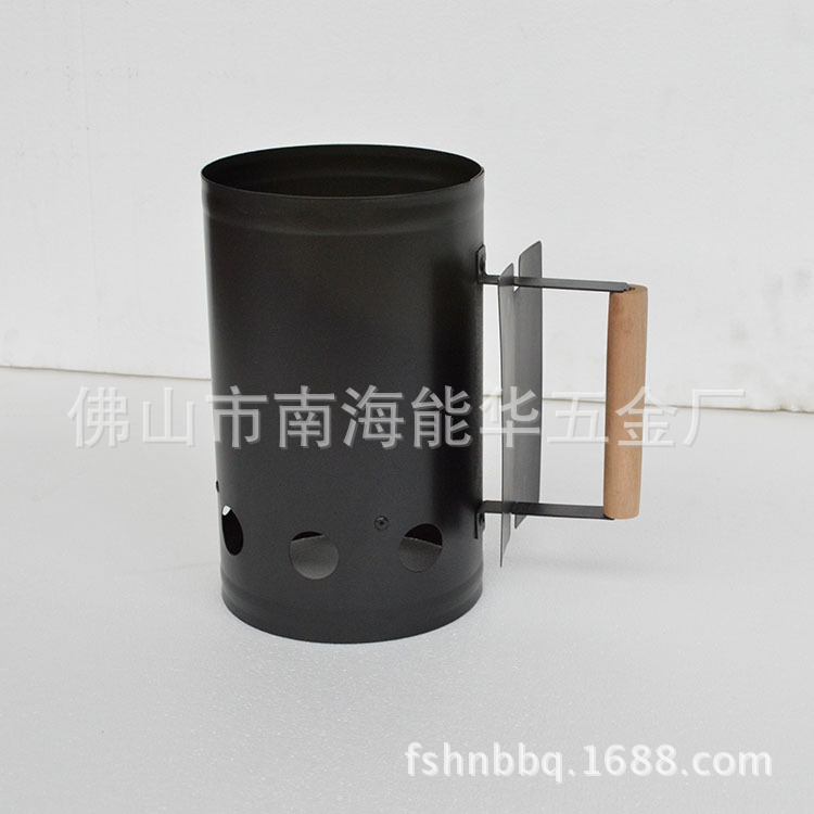 Los fabricantes producen un gran número de herramientas de barbacoa multifuncionales serie de pintura en aerosol de alta temperatura barril de carbón herramientas de barbacoa encendedor