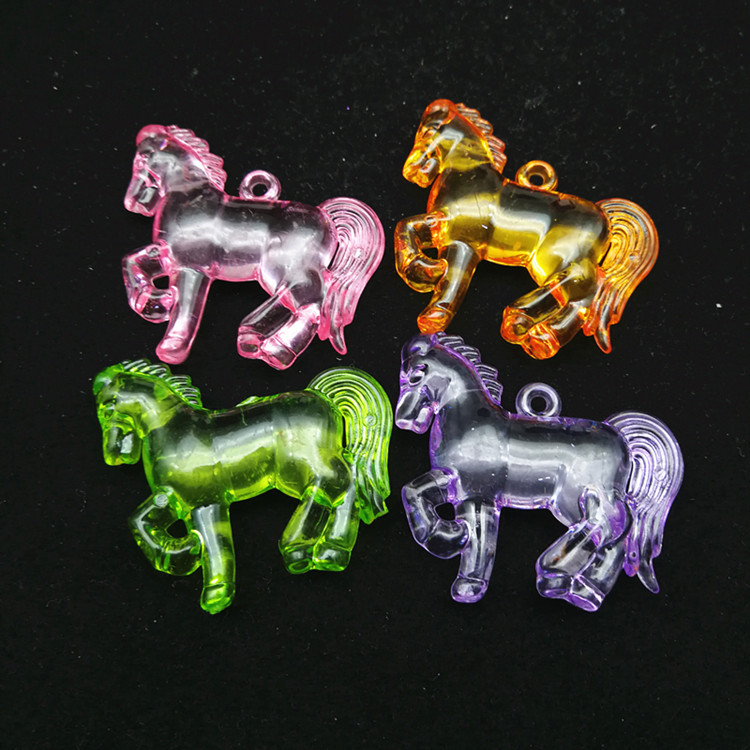 厂家直销亚克力仿水晶透明七彩马儿动物挂件塑料珠子DIY儿童饰品