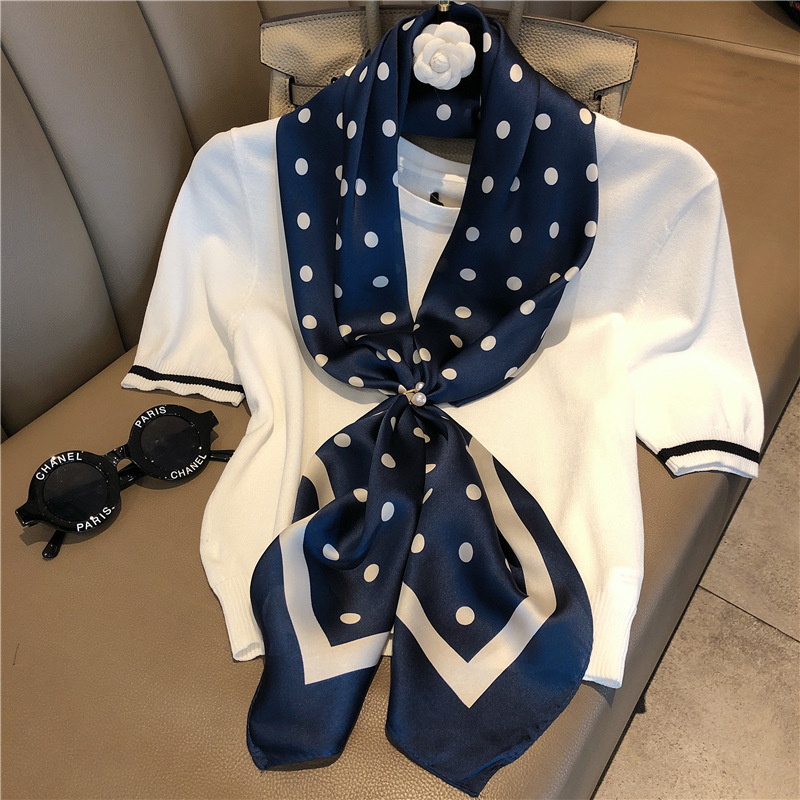 사파이어 블루 화이트 도트