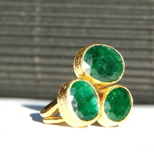 Retro emerald fashionable ring