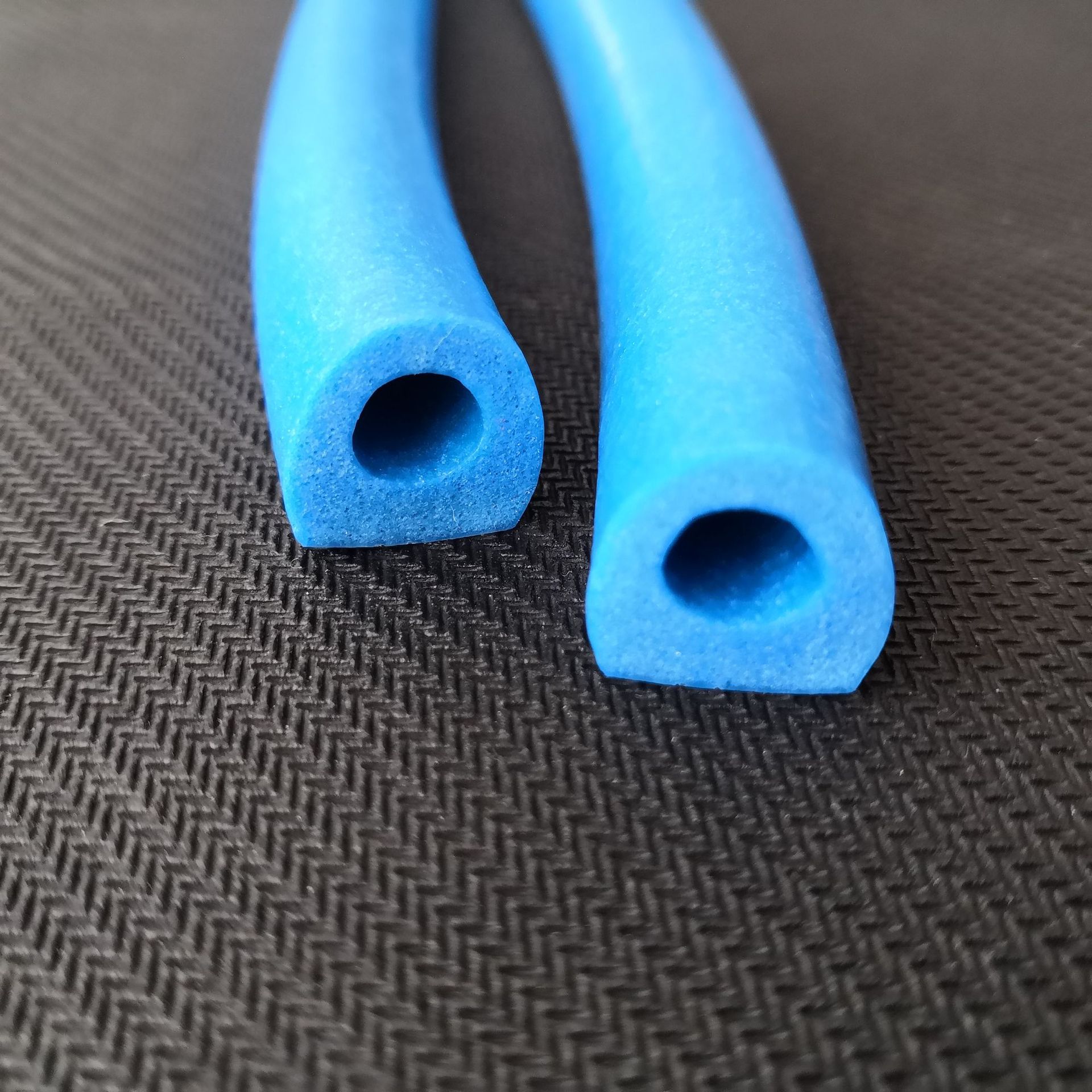 高弹力硅胶发泡条 防火阻燃硅胶密实条 防水防烟发泡海绵条