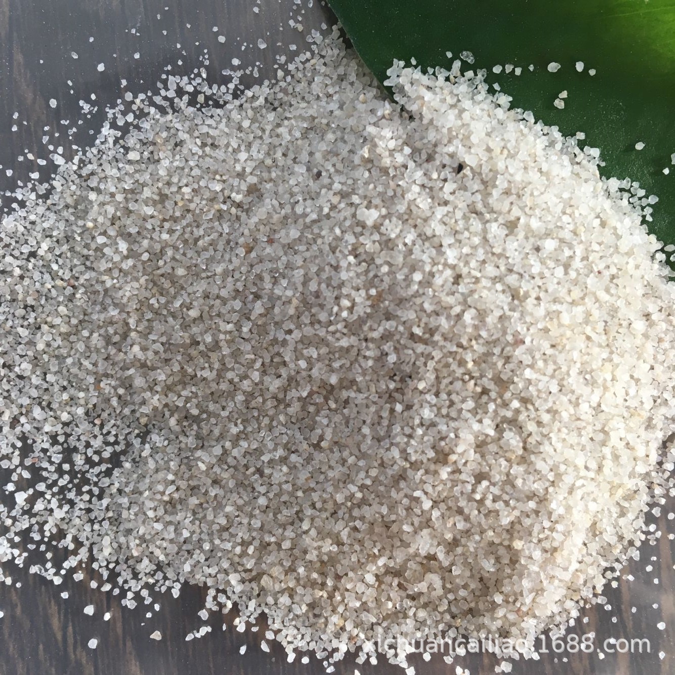 工厂批发油田压裂砂 油田钻井用石英砂 高硬度圆粒砂油田专用