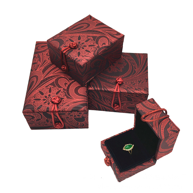 复古盘扣首饰盒翻盖红色锦缎珠宝礼盒翡翠戒指盒项链手饰品包装盒