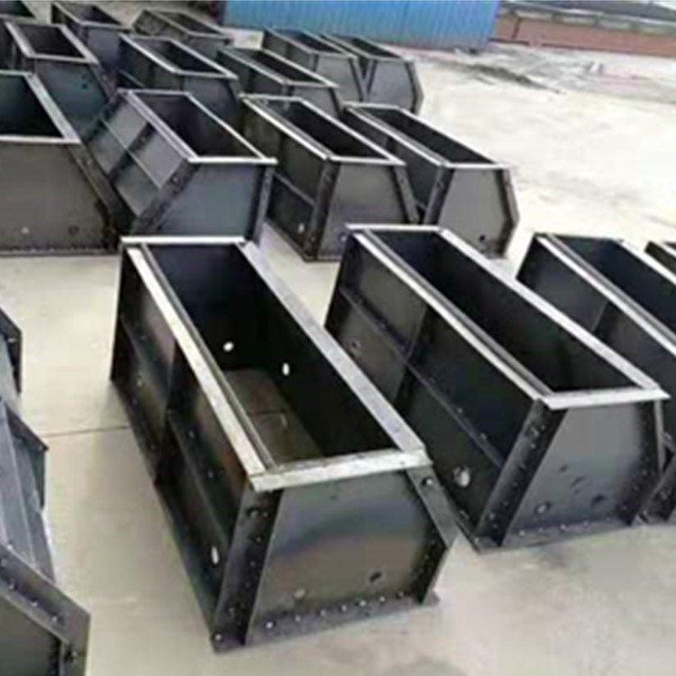 赫润供应防撞护栏模具 公路防撞墙模具 防护墙钢模具 防护墙模具