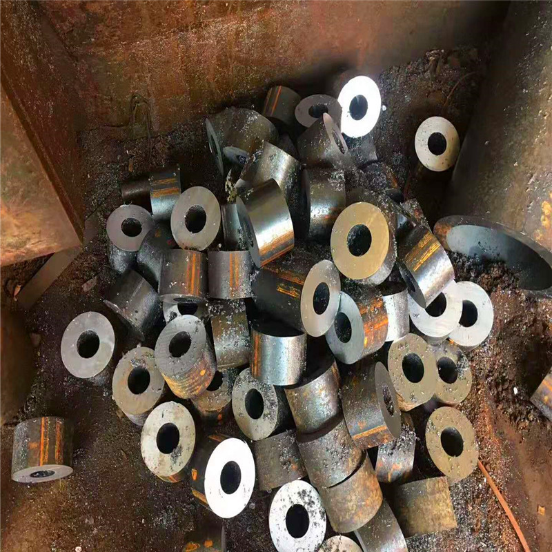 现货45#小口径厚壁无缝管切割 按客户长度16mn厚壁无缝空心圆铁管