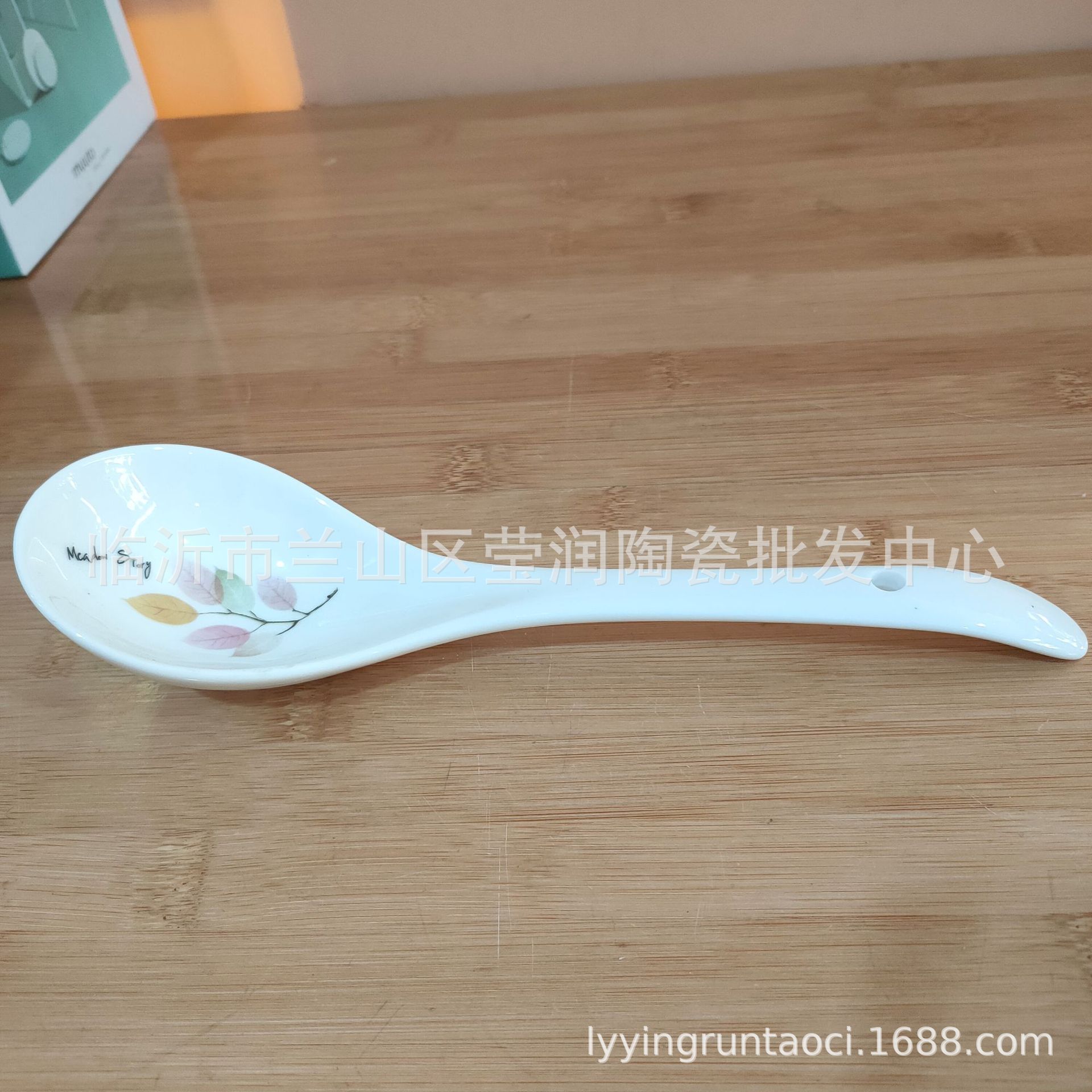 Venta al por mayor de cerámica de oro cuchara Hotel cuchara hogar Cisne mango largo cuchara restaurante vajilla cuchara puesto al por mayor