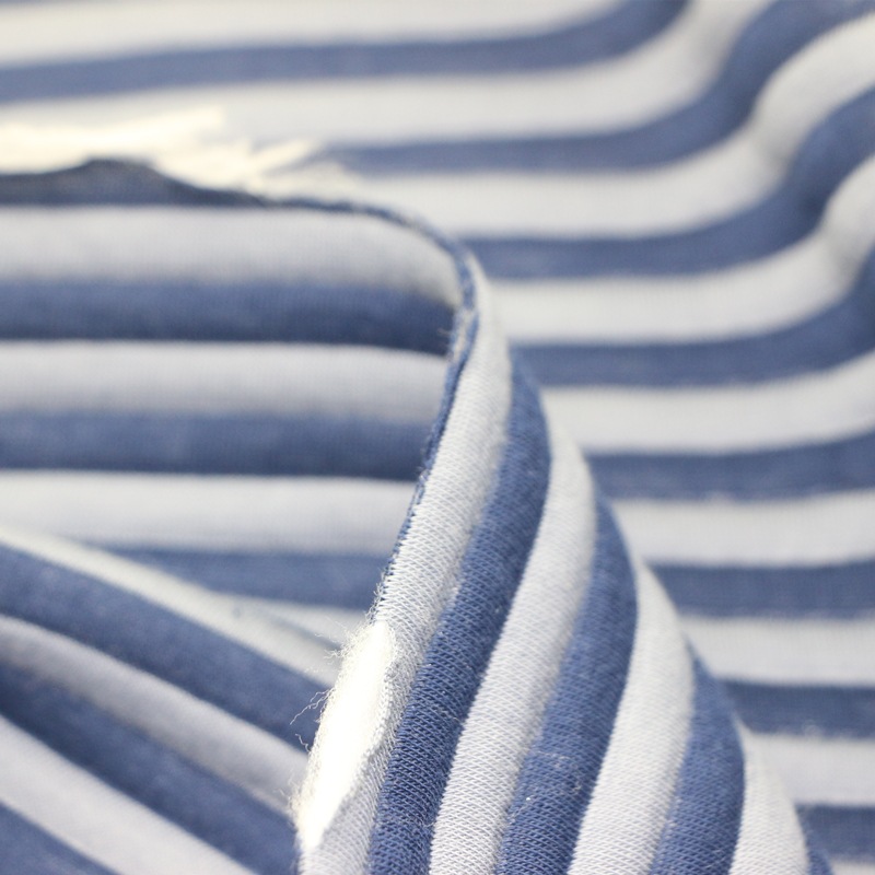 童装女装夹克涤棉针织纬编色织绗缝3D夹丝布空气层面料现代提花