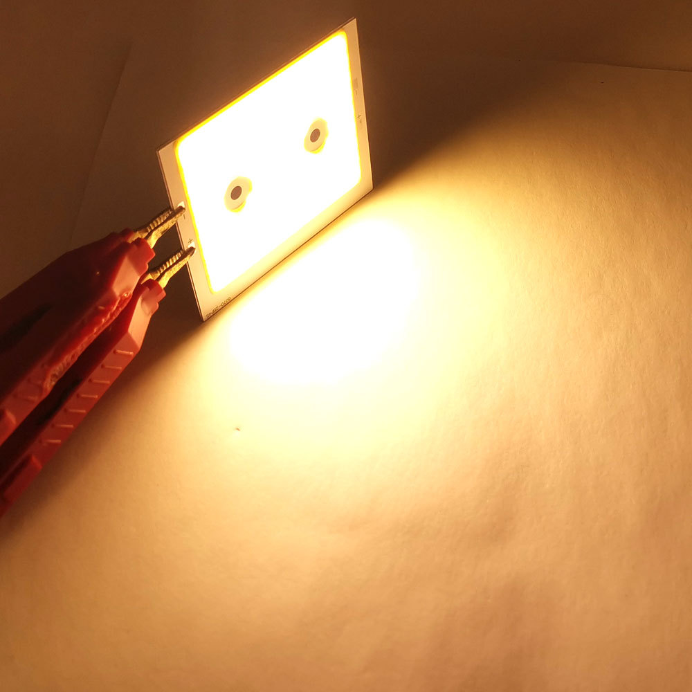 따뜻한 백색광 3000K