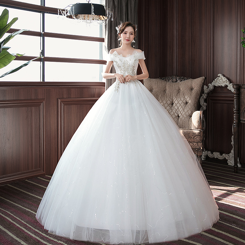 White lace wedding dress
