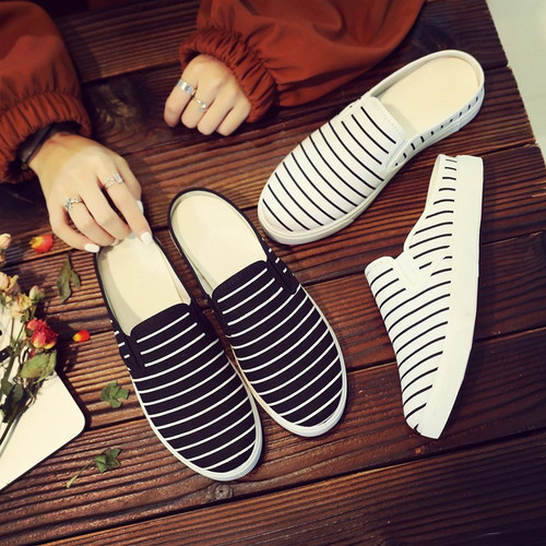 Women's Summer Fashion External Wearing Flat Slipper Canvas Shoes with Toe Cover, No Heel Half Slip-On New White Shoes