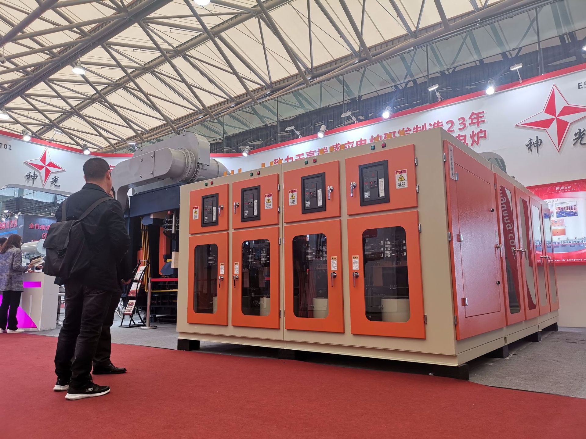 ��Ӧ����¯�����͸�Ӧ�����豸