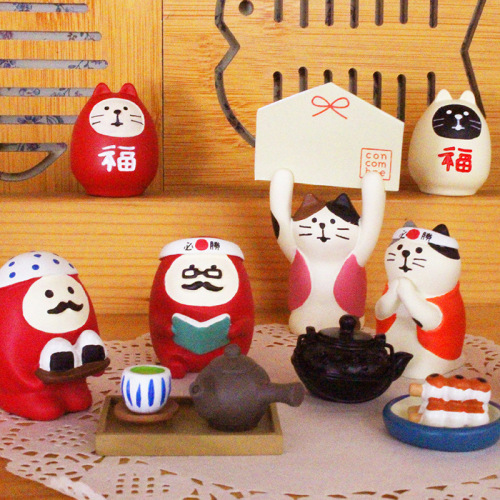Japanese groceries, zakka, student graduation gifts, blessings, must-win Daruma resin crafts, small ornaments