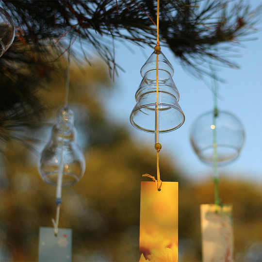 Factory wholesale glass wind chimes student DIY graffiti hand-painted wind chimes for Spring Festival outdoor ornaments