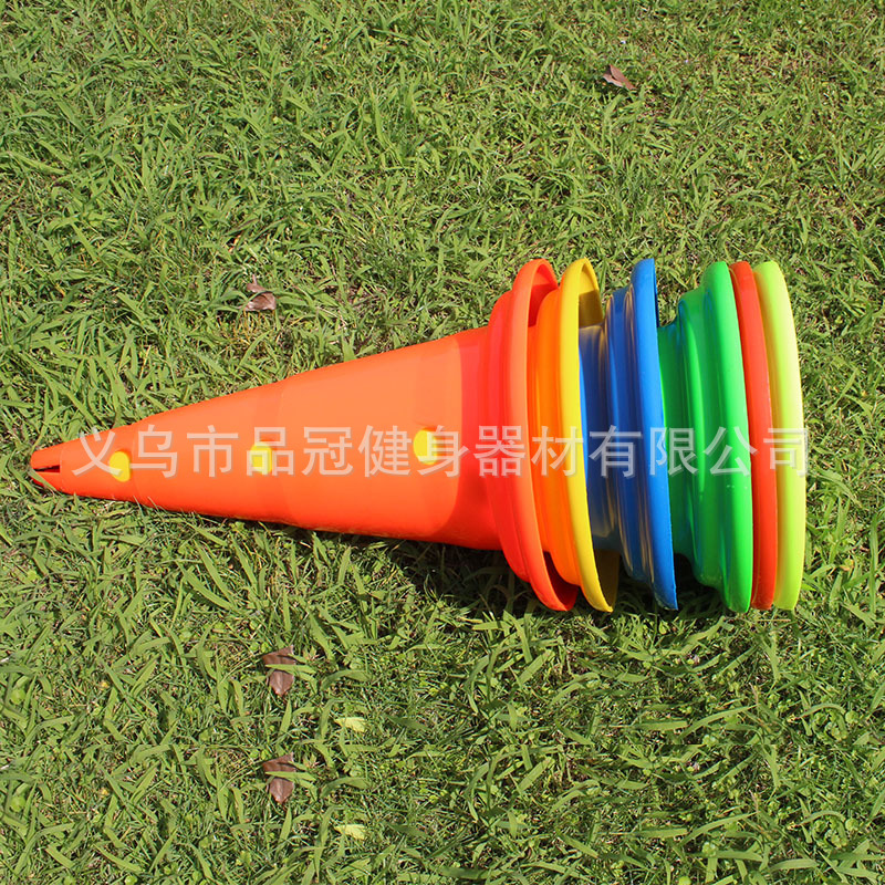 52cm Cubo de logotipo de entrenamiento de fútbol fondo redondo multifuncional con agujeros engrosada pista logo cubo cono de helado cono de obstáculo