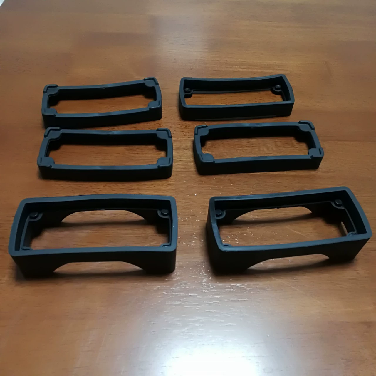 Производитель деталей для литья под давлением PTE, детали специальной формы, резиновые и пластиковые эластичные формы для обработки литья под давлением, точечный дизайн производства пресс-форм