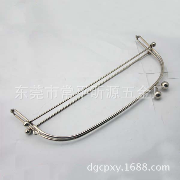 厂家供应各款白叻色铁线铰，超大半元形铁线手挽包夹5分珠 32*13c