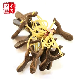 木质工艺品;经络保健器材;美发梳