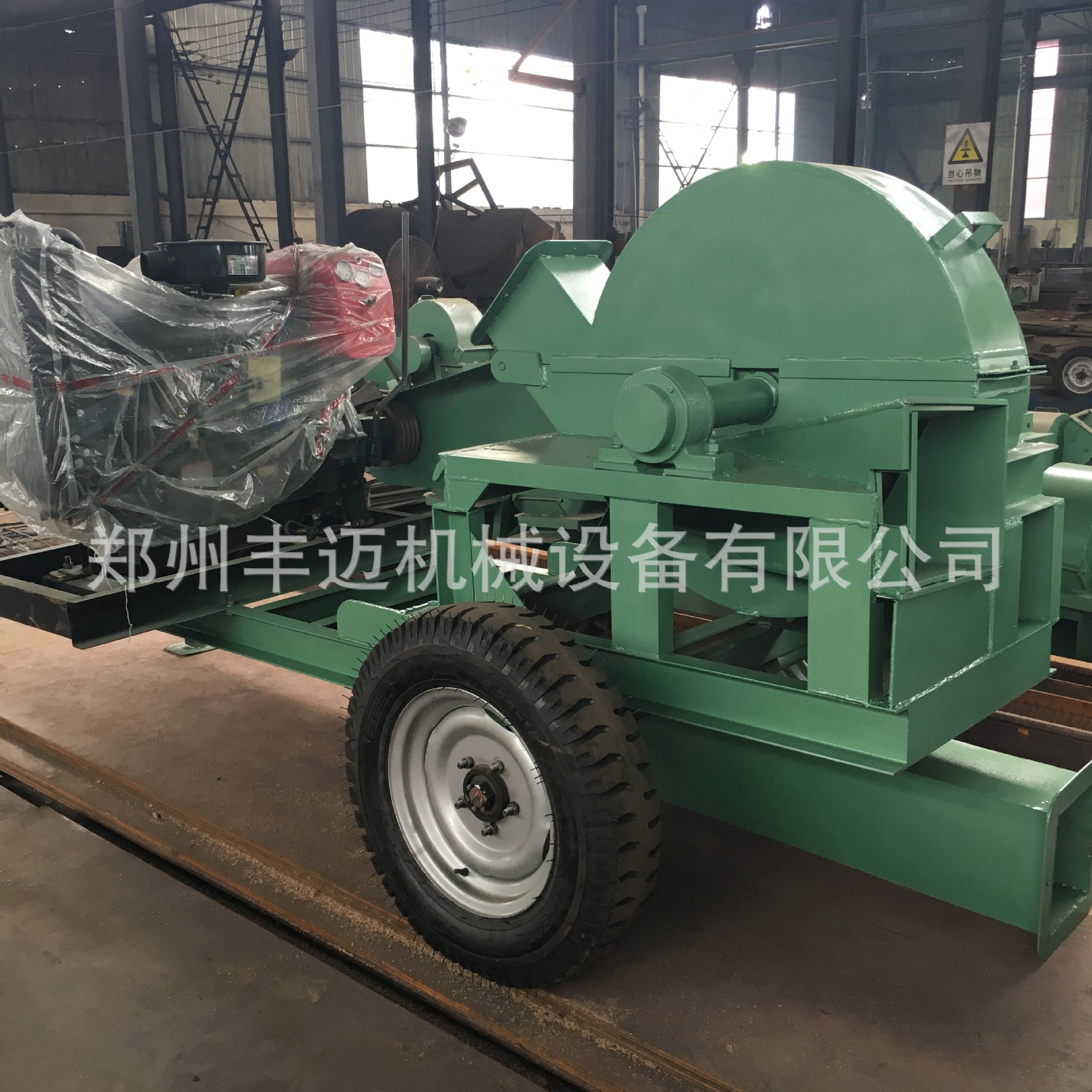 大型移动式原木削片机 平侧进料盘式原木切片机 柴油竹子削片机