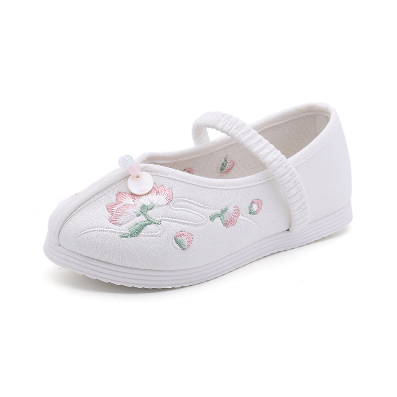 The manufacturer directly sends traditional cloth shoes, dance shoes, performances, small white shoes, traditional embroidered shoes, children's Hanfu shoes to old Beijing