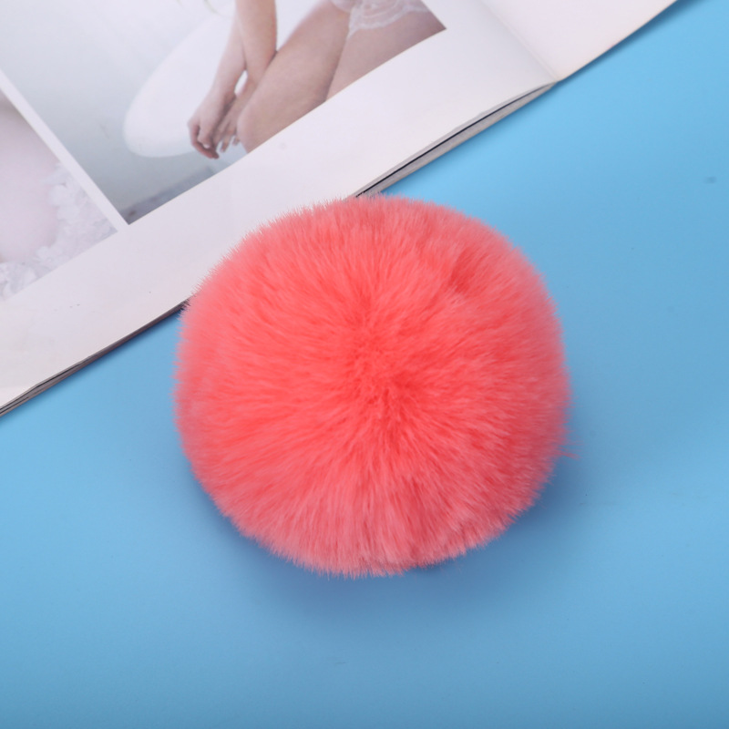 現物卸売りはラッコの毛玉をまねて6cmのアクセサリーのキーホルダーをまねます。