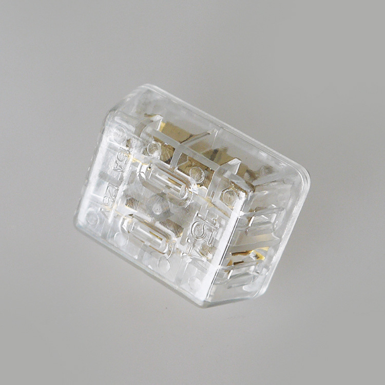 厂家供应透明电源转换插头 旅行转换插头 便携式旅行插座