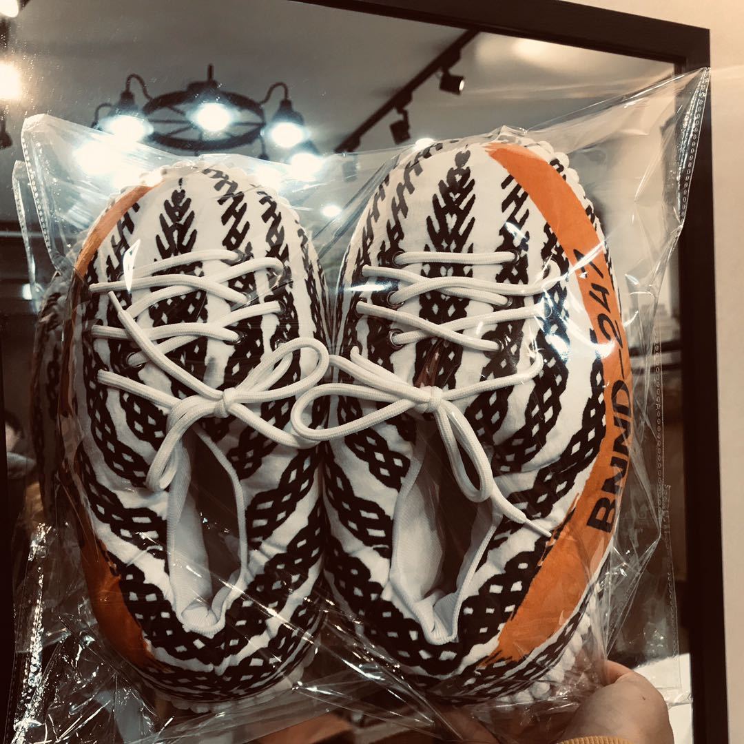 Zapatos de algodón A4 zapatos de baloncesto zapatos de algodón de grasa zapatos nuevos zapatos de estilo en línea invierno zapatos de piso de casa Zapatos de grasa