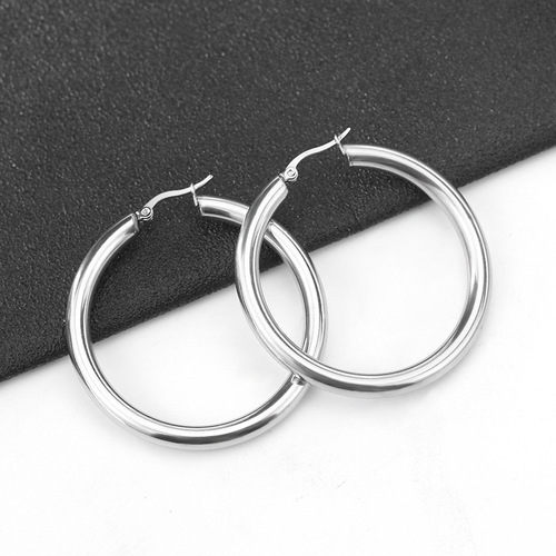 European and American earrings, fashionable and simple plain hoops, hollow wire ear hoops, titanium steel ear buckles, women's earrings and earrings manufacturer wholesale