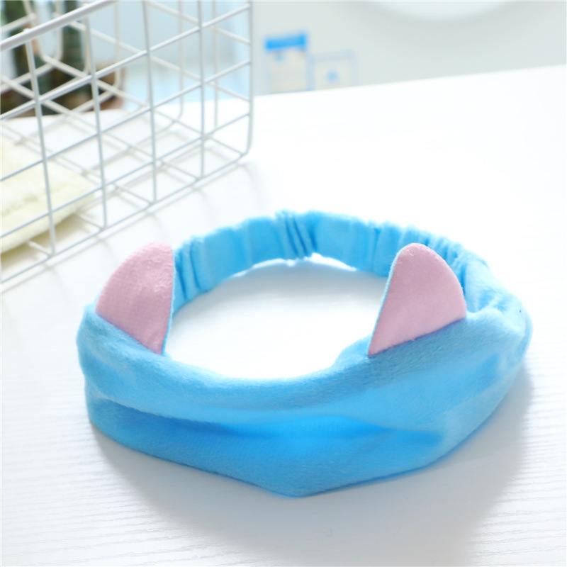 고양이 귀 블루 # C074D #