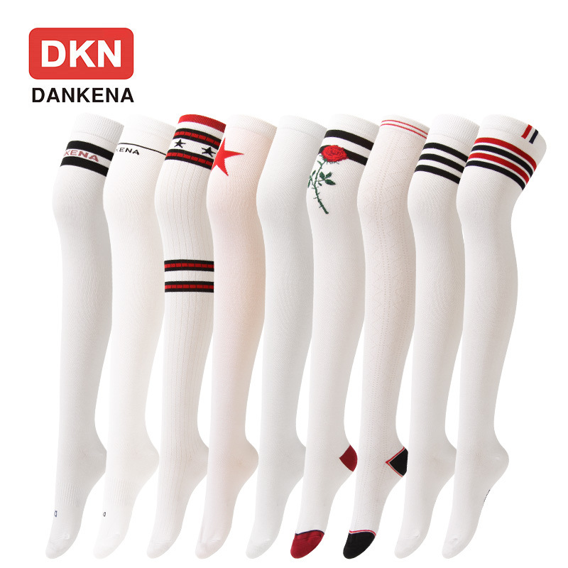 Chaussettes montantes en coton à rayures étoilées et trois bandes pour femme, longues et tricotées, tendance, 2025d_voghion.com