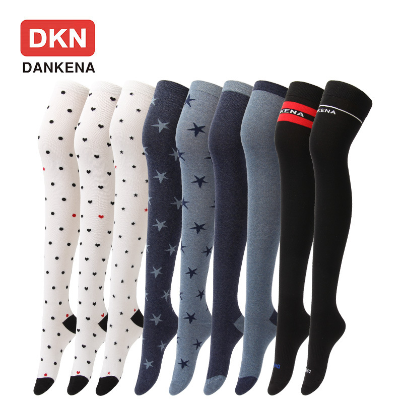 Chaussettes montantes en coton à rayures étoilées et trois bandes pour femme, longues et tricotées, tendance, 2025d_voghion.com