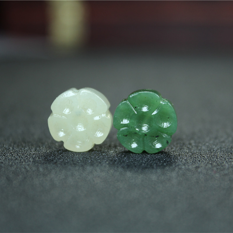 厂家批发新疆和田玉碧玉单面梅花 玉石DIY饰品配饰手串佛珠吊坠