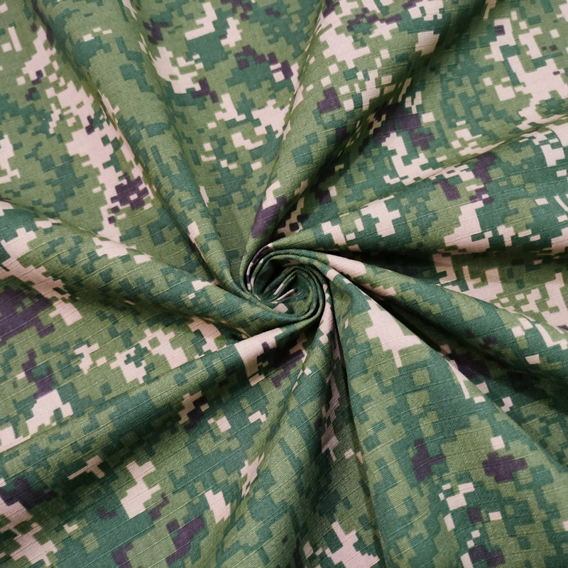 厂家供应现货涤棉迷彩布料梭织格子品质优数码绿TC65*35服装面料