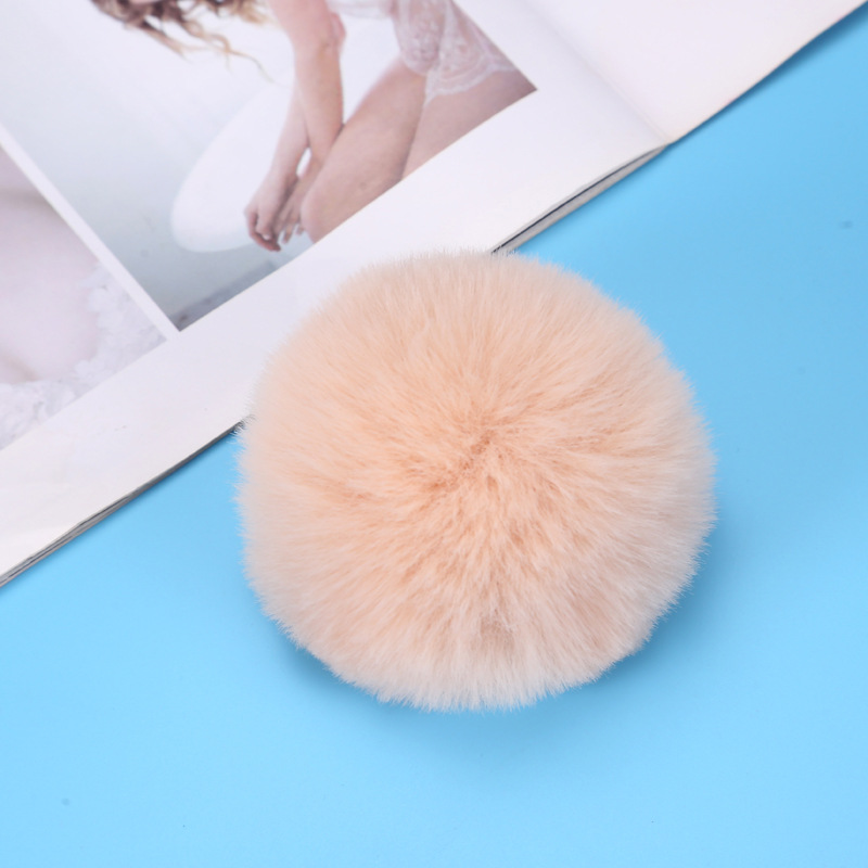 現物卸売りはラッコの毛玉をまねて6cmのアクセサリーのキーホルダーをまねます。