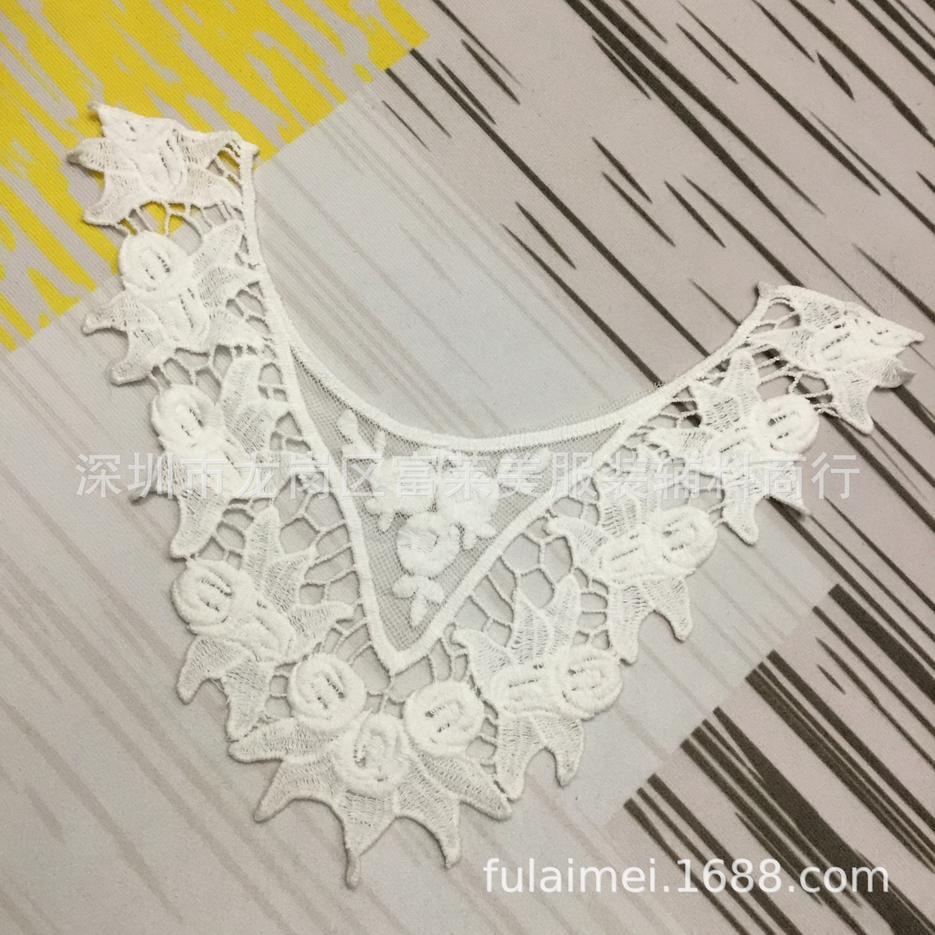 童装纯棉白色小领花 高品质贴网甜美小花个 DIY服装辅料女装 圆领