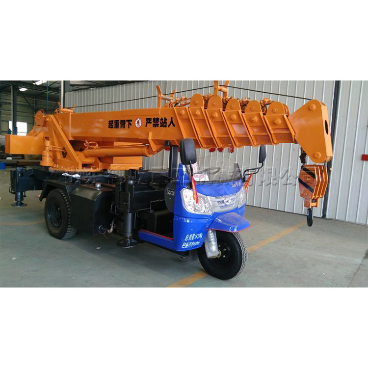 建筑工地物料运输车 乡村用三轮型吊车 农用时风底盘三轮车吊