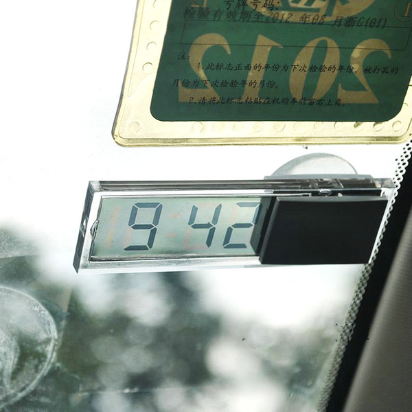 Glowing thermometer for car