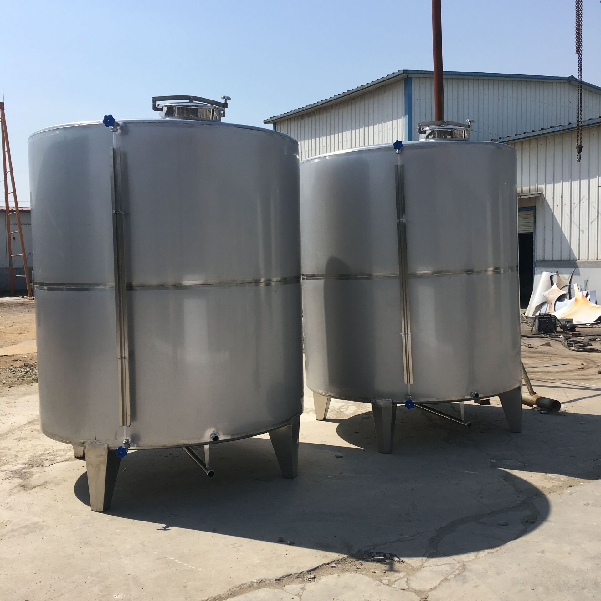 制作不锈钢白酒储存罐304多种规格酒罐 立式不锈钢酒容器酿酒设备