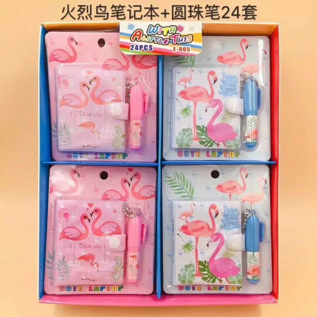 Cuaderno Flamingo con bolígrafo